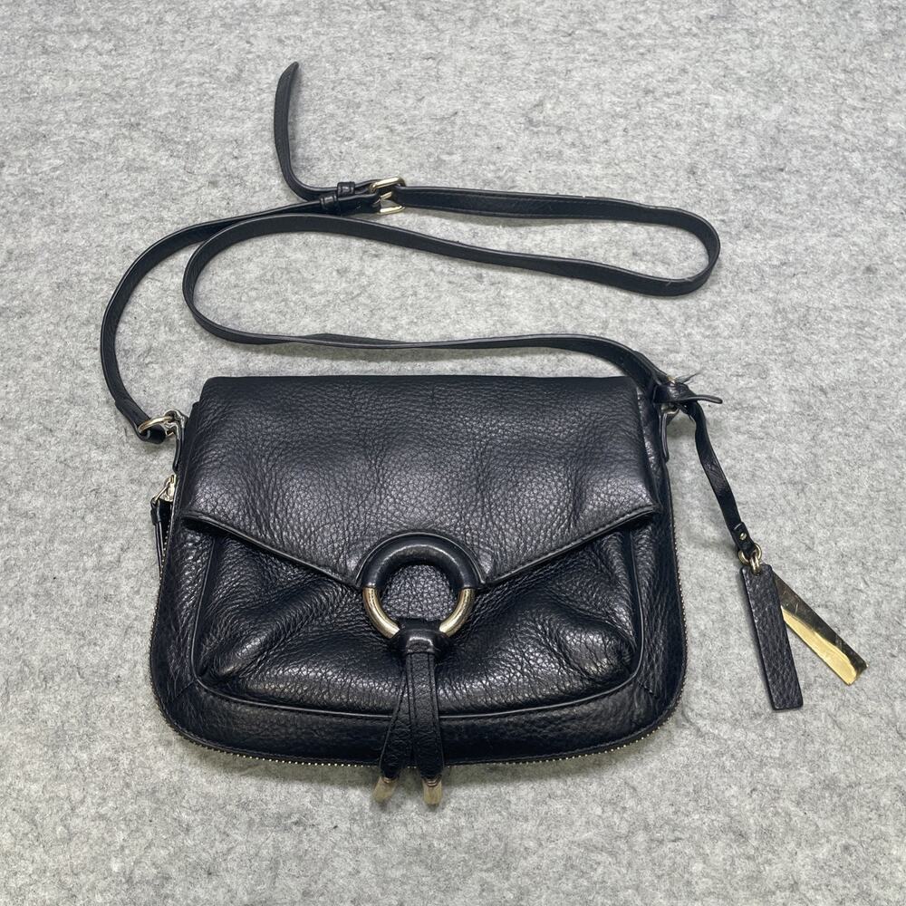 Vince Camuto Black Pebbled Leather Crossbody Bag Gold Tone Hardware Ring Zipper